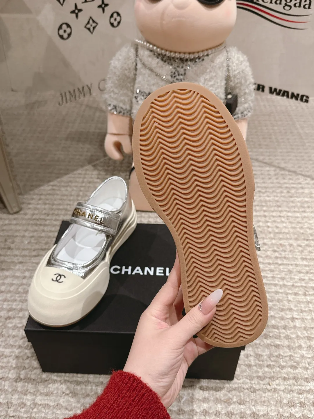 👟👟Ex-factory price 600👟👟 Chanel 25k new counter shoes, ceiling top quality [proud] This shoe is really a lucky star for small people, thick sole 5cm, more refined, rhombus, slim legs, the key is very comfortable upper foot: imported cowhide, lining: leather lining, outsole: genuine molded TPU outsole ~ 5cm heel height Size: 35-40 (41 made to order, non-refundable)